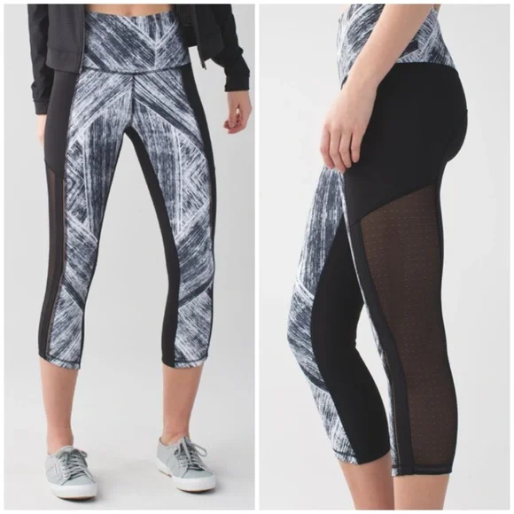 ⭐️Lululemon Hot To Street Crop in Heat Wave White Black / Black [783] - Picture 3 of 9